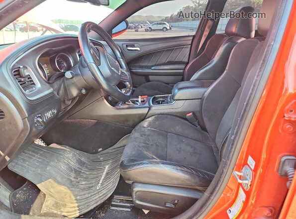 2C3CDXGJ2MH556468 2021 DODGE CHARGER Оранжевый Вид салона спереди