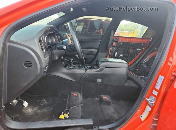 2C3CDXGJ4JH139560 2018 DODGE CHARGER Orange წინა სალონის ხედი