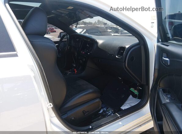 2C3CDXGJ4NH179658 2022 DODGE CHARGER White Widok wnętrza z przodu