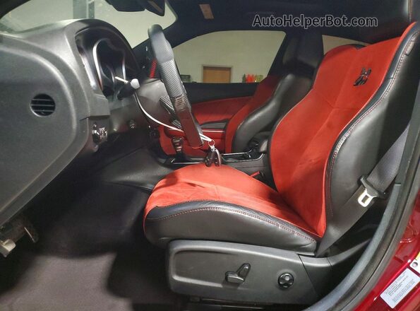 2C3CDXGJ5HH559452 2017 DODGE CHARGER Red Widok wnętrza z przodu
