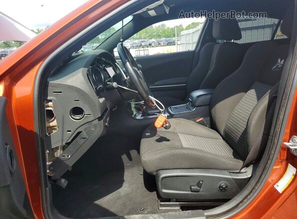 2C3CDXGJ5LH240755 2020 DODGE CHARGER Orange Front interior view