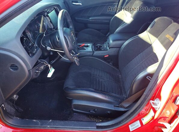 2C3CDXGJ7HH629713 2017 DODGE CHARGER Red Widok wnętrza z przodu