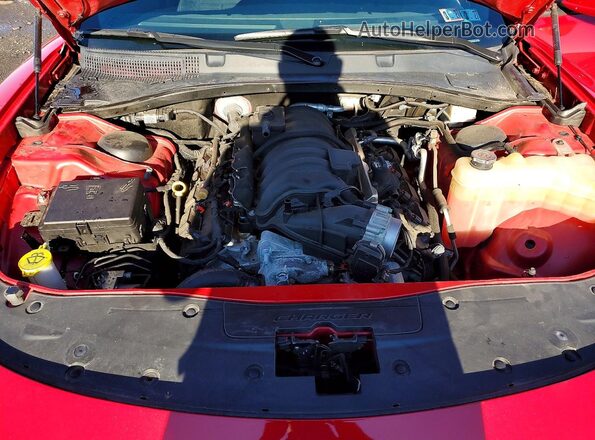 2C3CDXGJ7HH629713 2017 DODGE CHARGER Red Widok wnętrza z tyłu