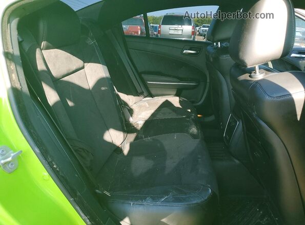 2C3CDXGJ8PH631016 2023 DODGE CHARGER Green Widok tylnych siedzeń