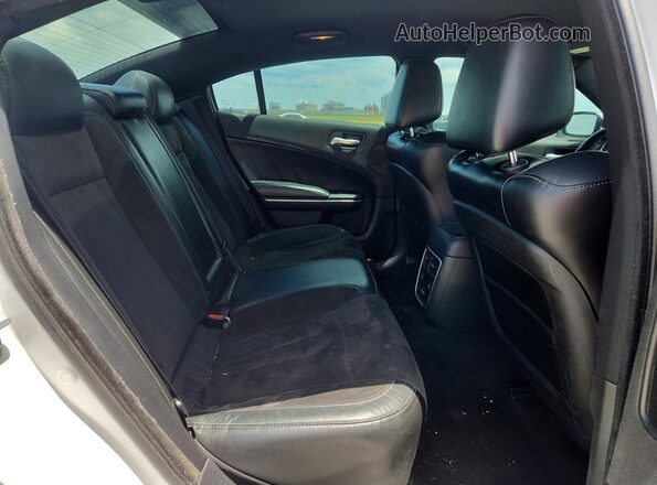 2C3CDXGJXGH215842 2016 DODGE CHARGER White Вид задніх сидінь