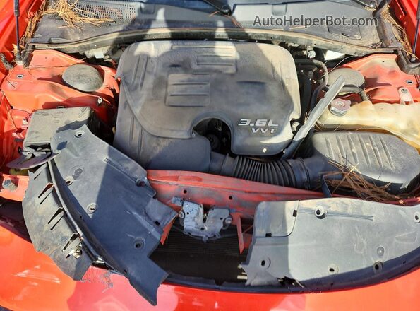 2C3CDXHG0HH575481 2017 DODGE CHARGER Orange Вид задньої частини салону