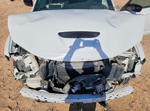 2C3CDXHG1JH217599 2018 DODGE CHARGER White Widok wnętrza z tyłu