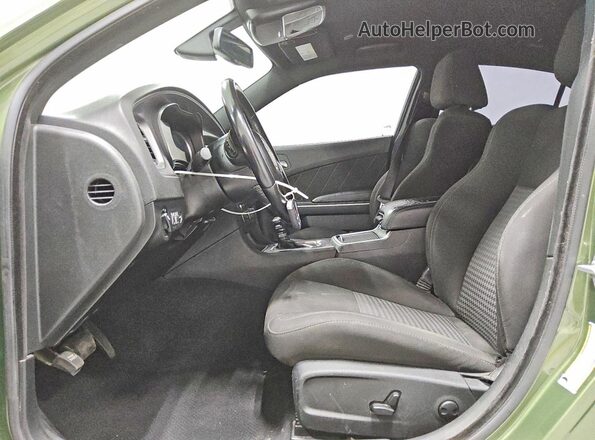 2C3CDXHG2PH518777 2023 DODGE CHARGER Green Widok wnętrza z przodu
