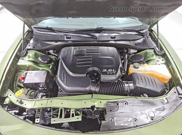 2C3CDXHG2PH518777 2023 DODGE CHARGER Green Widok wnętrza z tyłu