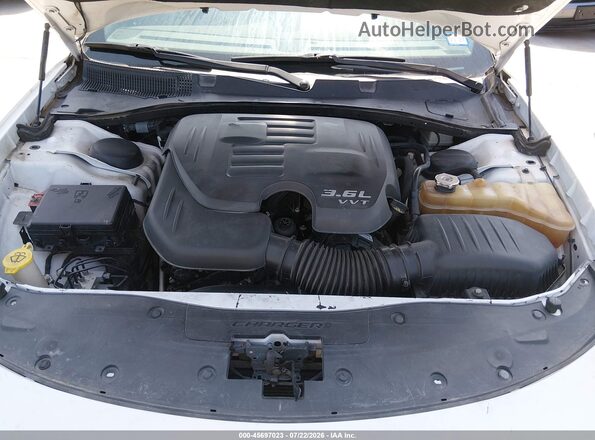 2C3CDXHG3GH319396 2016 DODGE CHARGER Белый Вид сзади