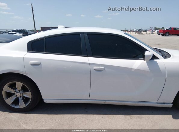 2C3CDXHG3GH319396 2016 DODGE CHARGER Белый Вид задней части салона
