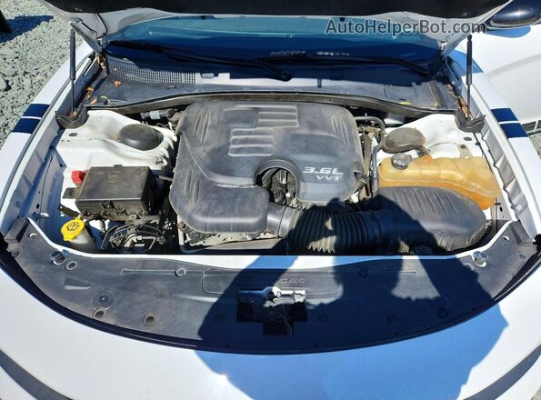 2C3CDXHG5KH713782 2019 DODGE CHARGER Белый Вид задней части салона