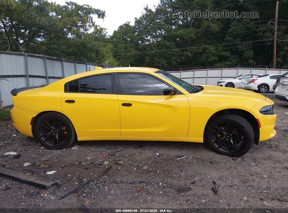 2C3CDXHG6HH666643 2017 DODGE CHARGER Yellow Rear interior view