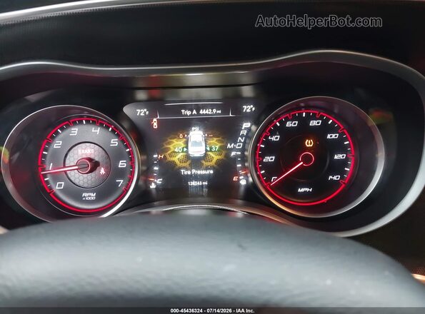 2C3CDXHG8HH528683 2017 DODGE CHARGER Yellow Vista de los asientos traseros