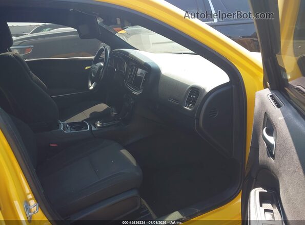 2C3CDXHG8HH528683 2017 DODGE CHARGER Yellow Vista interior delantera