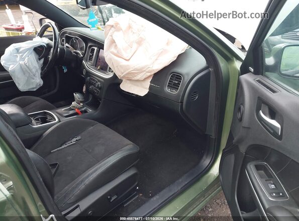 2C3CDXJG8JH262405 2018 DODGE CHARGER Зеленый Вид салона спереди
