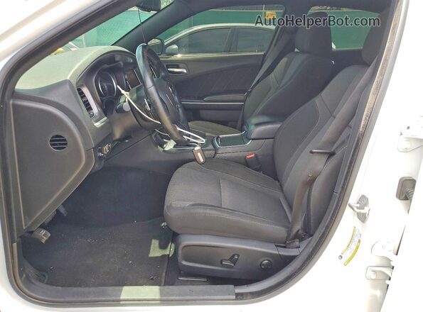 2C3CDXJG9NH265061 2022 DODGE CHARGER Белый Вид салона спереди
