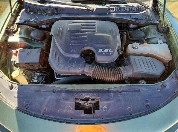 2C3CDXMG8NH236386 2022 DODGE CHARGER Green Вид задньої частини салону