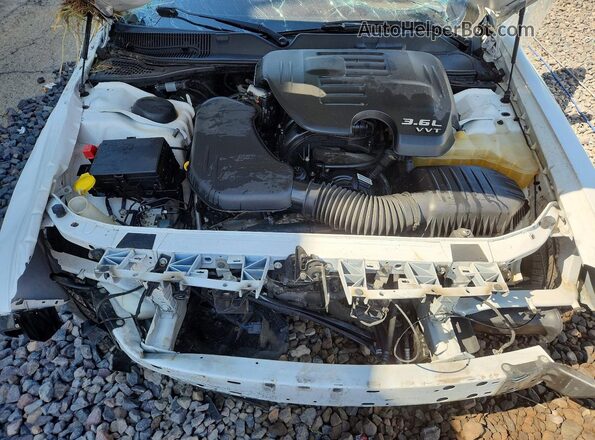 2C3CDZAG0GH274956 2016 DODGE CHALLENGER White Вид задньої частини салону