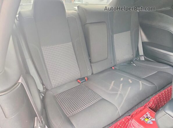 2C3CDZAG0KH551503 2019 DODGE CHALLENGER Purple Rear seats view