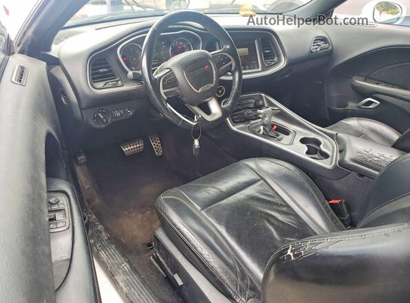 2C3CDZAG1GH330208 2016 DODGE CHALLENGER White Widok deski rozdzielczej