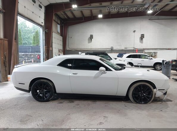 2C3CDZAG3GH162653 2016 DODGE CHALLENGER White უკანა სალონის ხედი