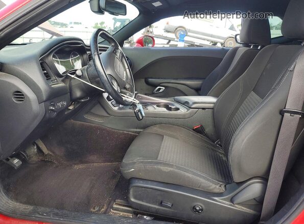 2C3CDZAG3GH176777 2016 DODGE CHALLENGER Red Widok wnętrza z przodu
