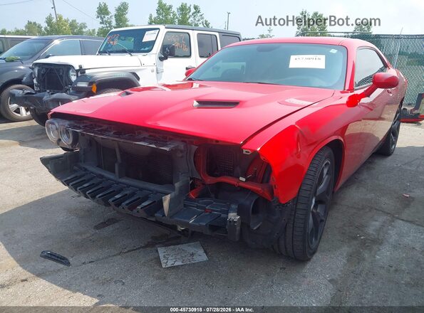 2C3CDZAG3JH315944 2018 DODGE CHALLENGER Red Widok z przodu