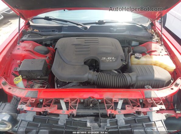 2C3CDZAG3JH315944 2018 DODGE CHALLENGER Red Widok z tyłu