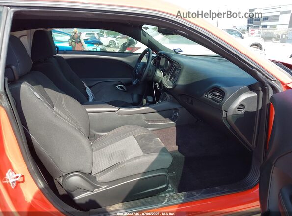 2C3CDZAG3KH530175 2019 DODGE CHALLENGER Orange Вид салону спереду