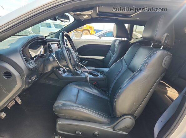 2C3CDZAG3PH637654 2023 DODGE CHALLENGER Silver წინა სალონის ხედი