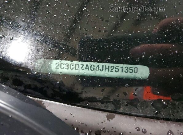 2C3CDZAG4JH251350 2018 DODGE CHALLENGER Green Вид підкапотного простору