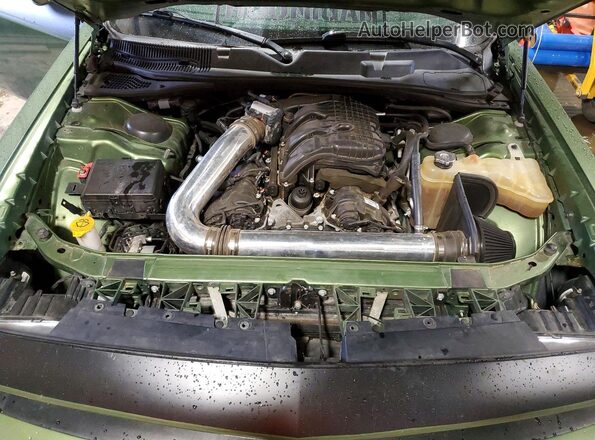 2C3CDZAG4JH251350 2018 DODGE CHALLENGER Green Вид задньої частини салону