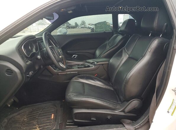 2C3CDZAG4JH259240 2018 DODGE CHALLENGER White Front interior view
