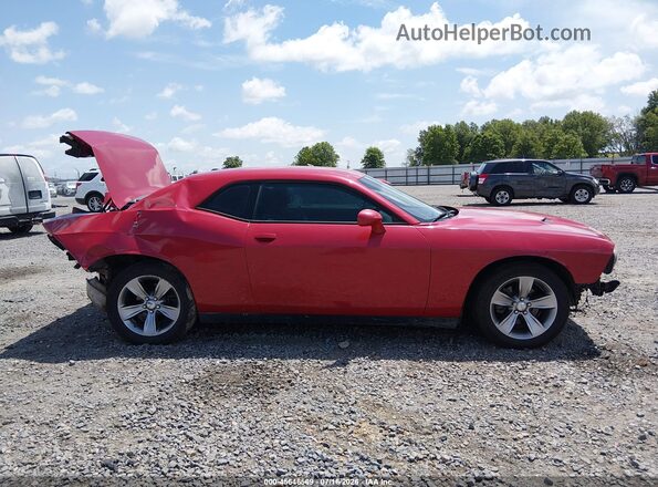 2C3CDZAG5GH256582 2016 DODGE CHALLENGER Red Widok wnętrza z tyłu