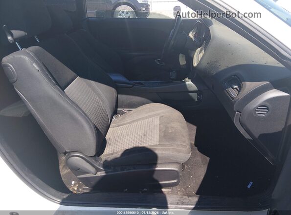 2C3CDZAG6GH336408 2016 DODGE CHALLENGER White Widok wnętrza z przodu