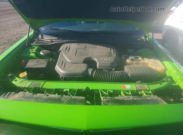 2C3CDZAG6HH617187 2017 DODGE CHALLENGER Green Widok wnętrza z tyłu