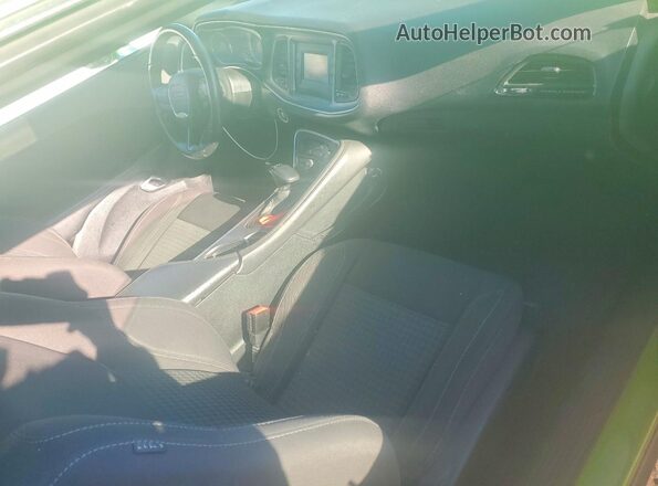 2C3CDZAG6HH617187 2017 DODGE CHALLENGER Green Widok deski rozdzielczej