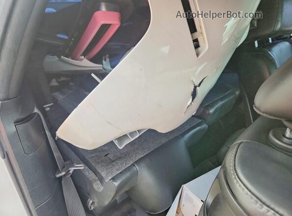 2C3CDZAG7GH230940 2016 DODGE CHALLENGER White Vista de los asientos traseros
