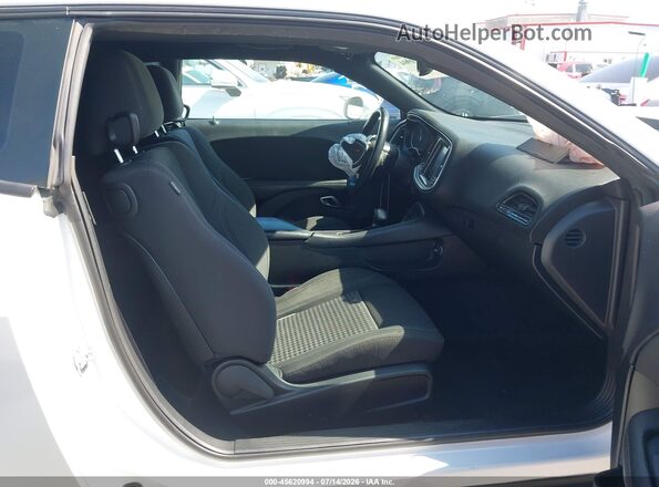 2C3CDZAG7GH354027 2016 DODGE CHALLENGER White წინა სალონის ხედი