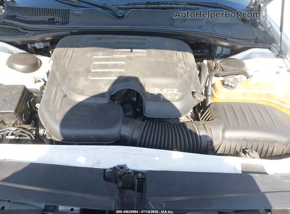 2C3CDZAG7GH354027 2016 DODGE CHALLENGER White უკანა ხედი