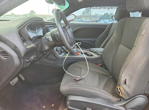 2C3CDZAG7HH658377 2017 DODGE CHALLENGER Красный Вид салона спереди