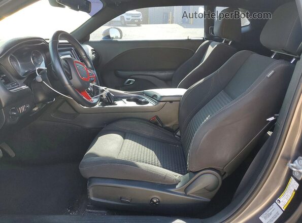 2C3CDZAG7HH665913 2017 DODGE CHALLENGER Gray Widok wnętrza z przodu