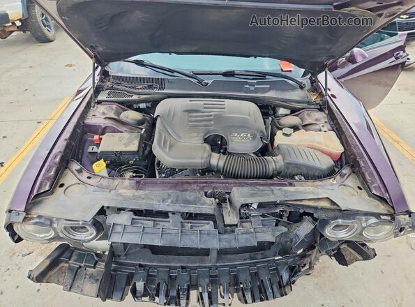2C3CDZAG7LH235887 2020 DODGE CHALLENGER Purple Vista interior trasera