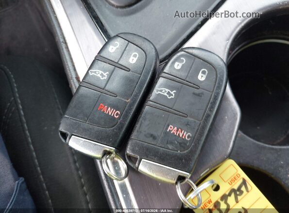 2C3CDZAG8JH231795 2018 DODGE CHALLENGER Белый Вид панели приборов