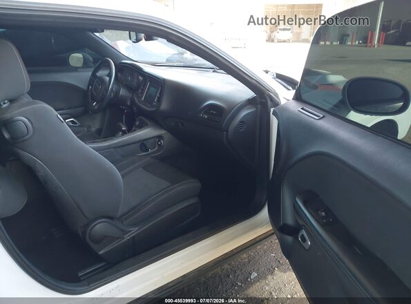 2C3CDZAG9GH176850 2016 DODGE CHALLENGER White წინა სალონის ხედი
