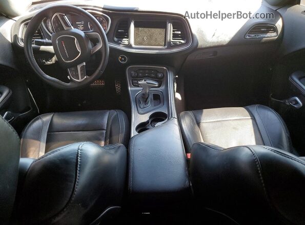 2C3CDZAG9GH264233 2016 DODGE CHALLENGER Красный Вид панели приборов