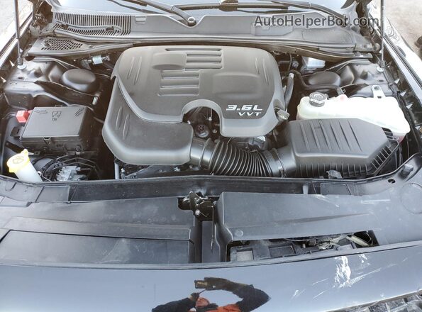 2C3CDZAG9LH215219 2020 DODGE CHALLENGER Черный Вид задней части салона