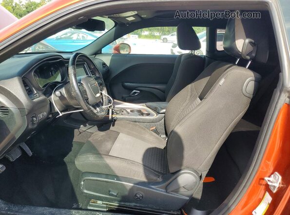 2C3CDZAG9LH243148 2020 DODGE CHALLENGER Orange Widok wnętrza z przodu