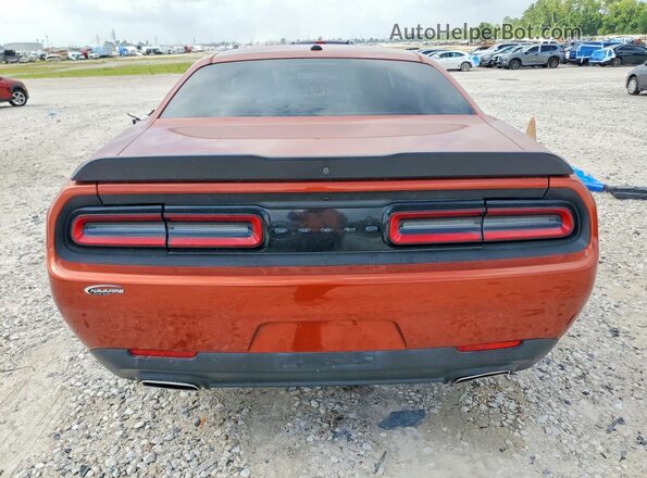 2C3CDZAG9LH243148 2020 DODGE CHALLENGER Orange Widok z tyłu
